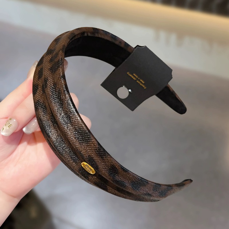 جديد الخريف الشتاء ليوبارد طبا - مراجعة Leatherwork Pony وسعره
