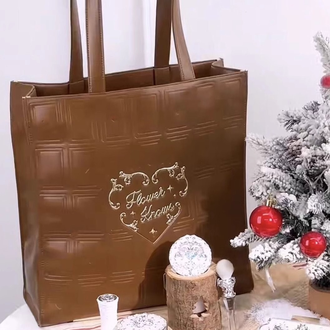 حقيبة سفر فلورنوكس وردية اللون - مراجعة Leatherwork Flowers وسعره