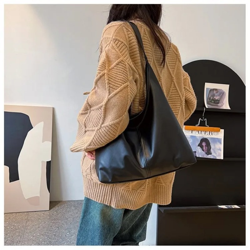 حقيبة هوبو كلاسيكية للنساء من  - مراجعة Leather Work Handbag وسعره