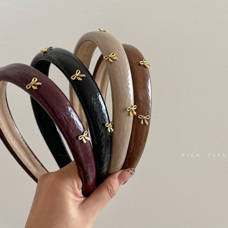 الرجعية الجلود جو القوس الذهبي - مراجعة Leatherwork Pony وسعره