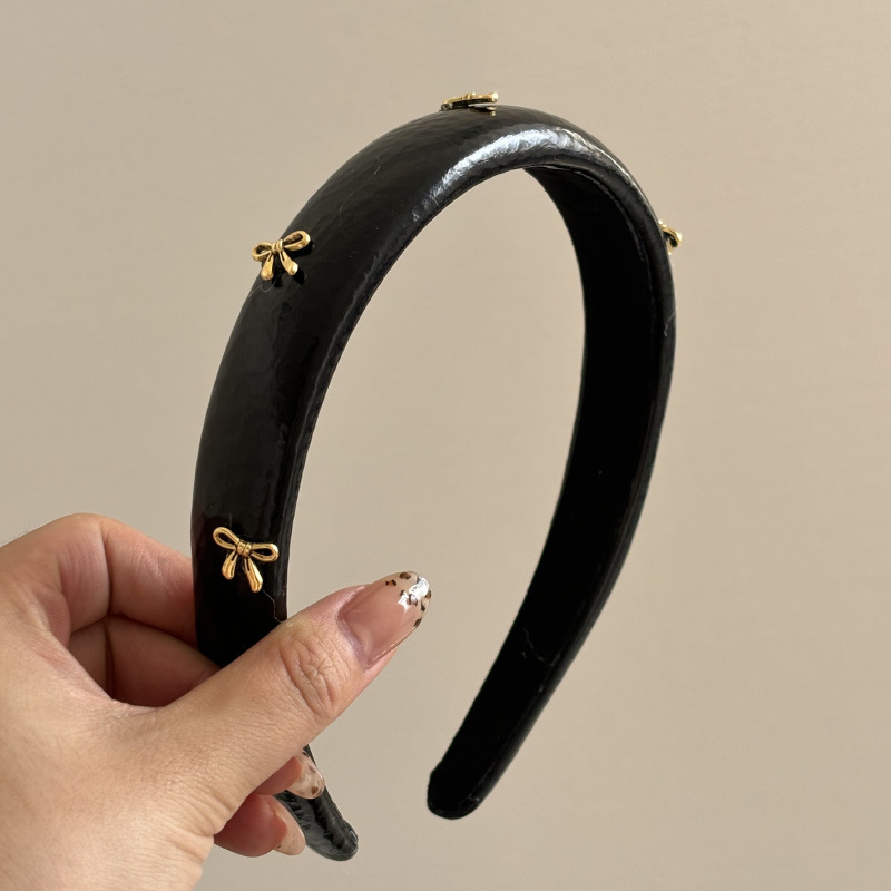 الرجعية الجلود جو القوس الذهبي - مراجعة Leatherwork Pony وسعره
