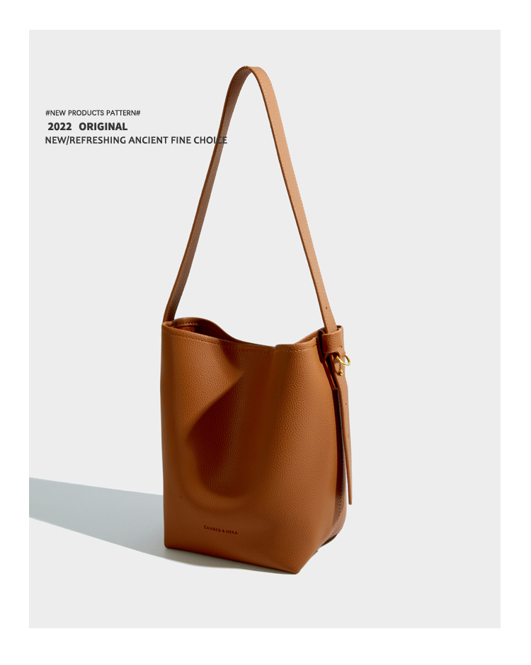 حقيبة كتف نسائية من الجلد الصن - مراجعة Leather Work Duffle Bag وسعره
