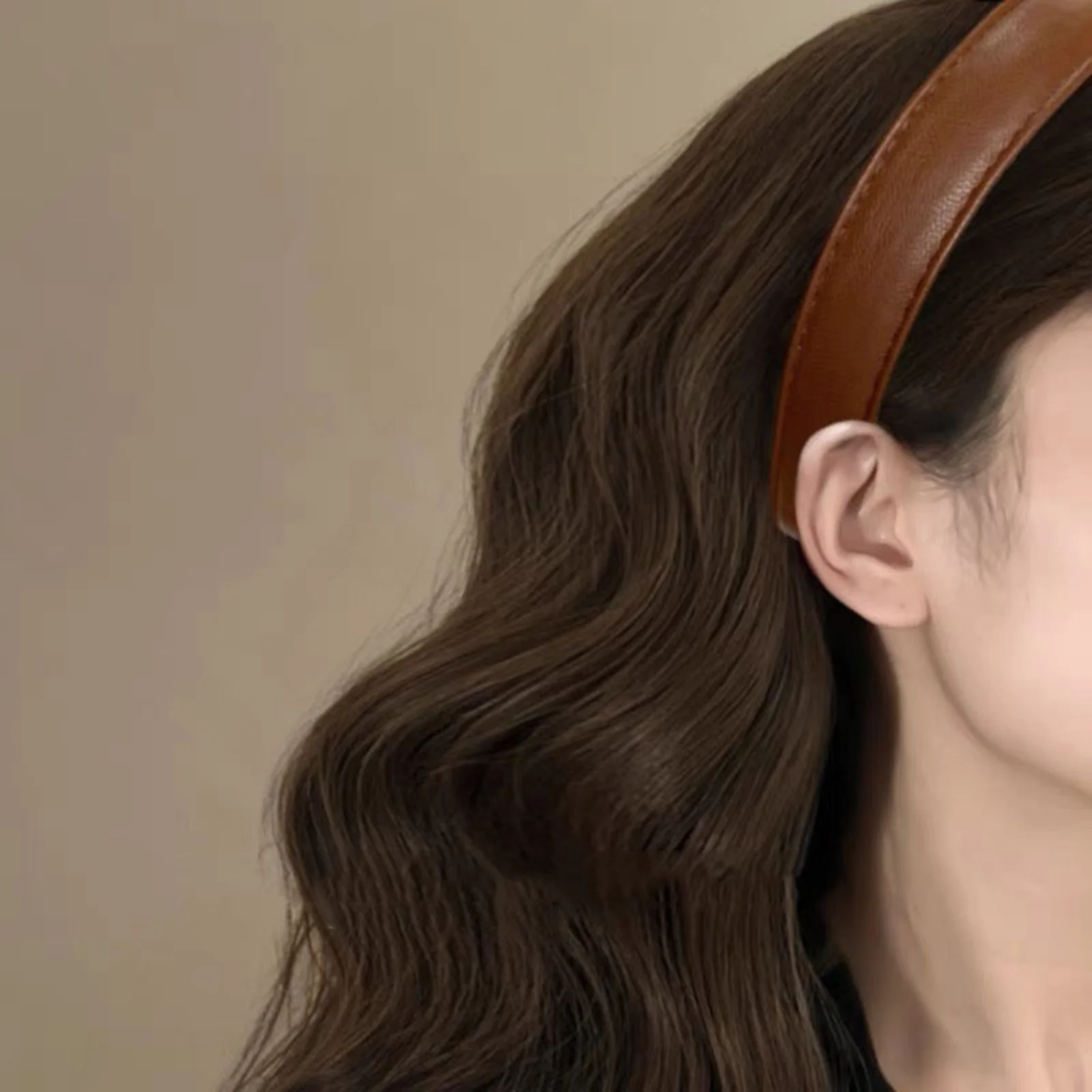 1 قطعة طوق شعر ريترو من الجلد  - مراجعة Leatherwork Pony وسعره