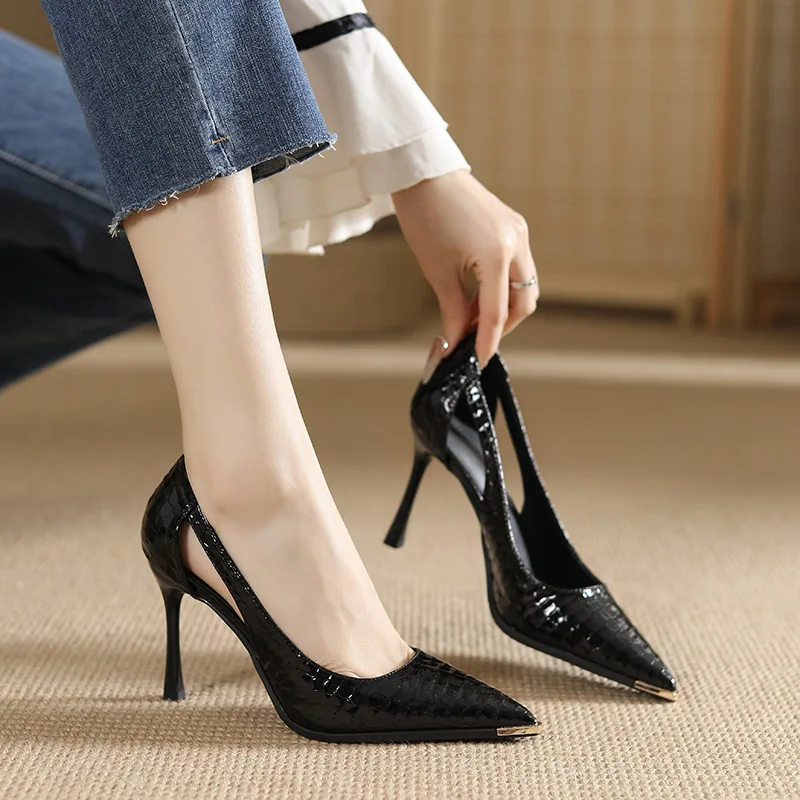 موضة براءات الاختراع والجلود ح - مراجعة Leather Work Outfit وسعره