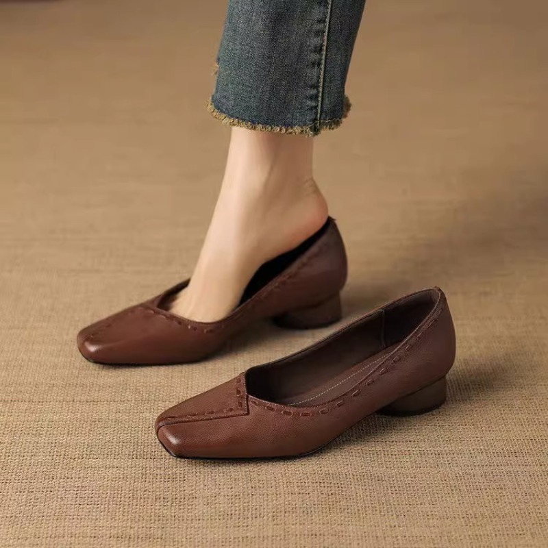 أحذية نسائية أنيقة بمقدمة مربع - مراجعة Leather Work Outfit وسعره
