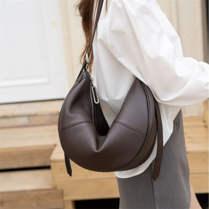 حقيبة هوبو هلالية الشكل من الج - مراجعة Leather Work Handbag وسعره